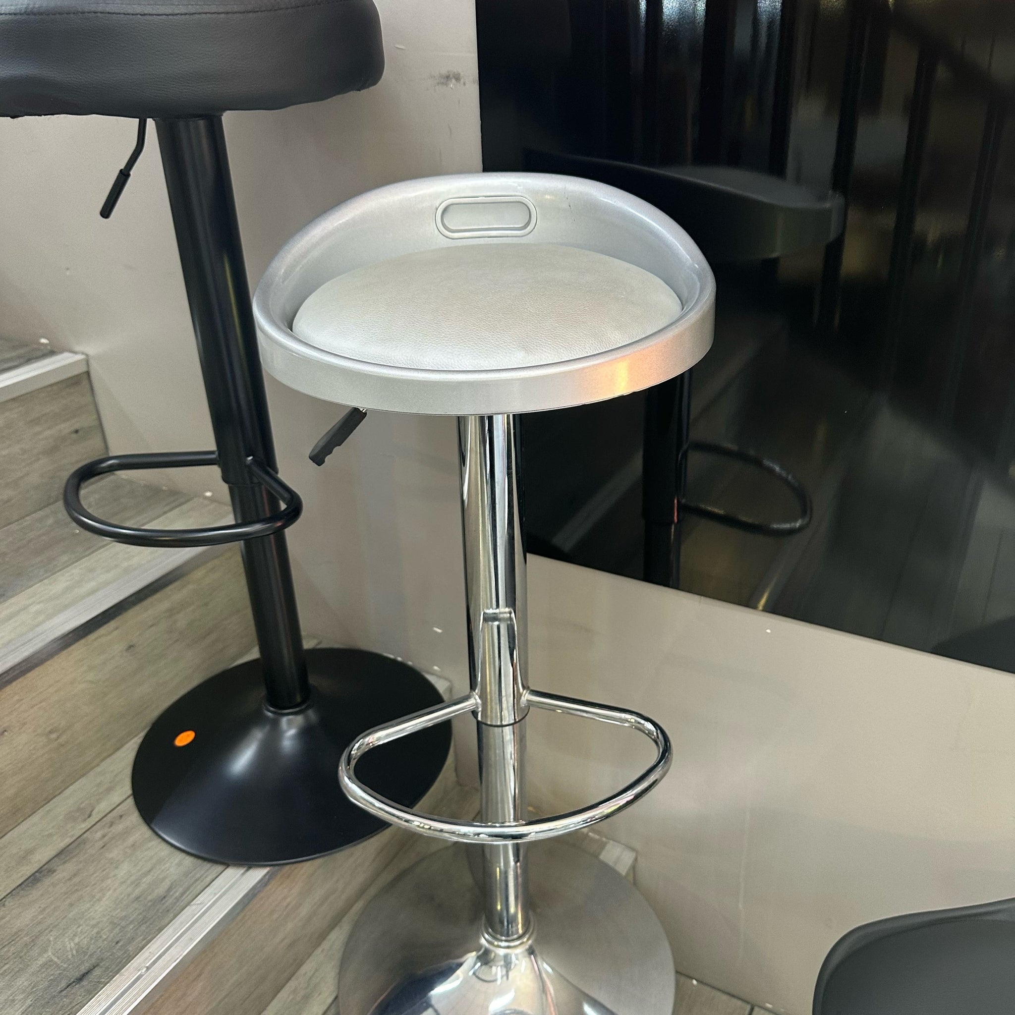 TABOURET E12
